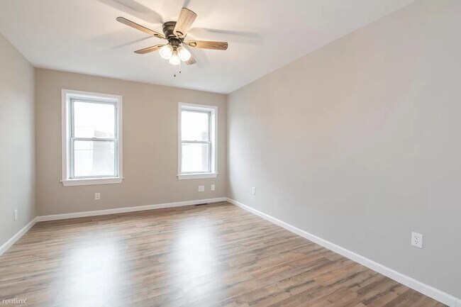 Building Photo - 1 br, 1 bath Townhome - 2664 Janney St