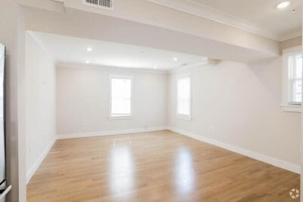 Building Photo - 19 Beston St