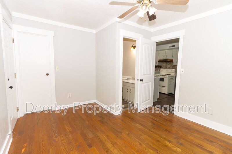 Foto del edificio - 8800 Millard Lee Ln