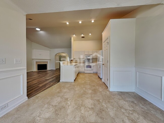 Building Photo - 11 Lake Linden Ct