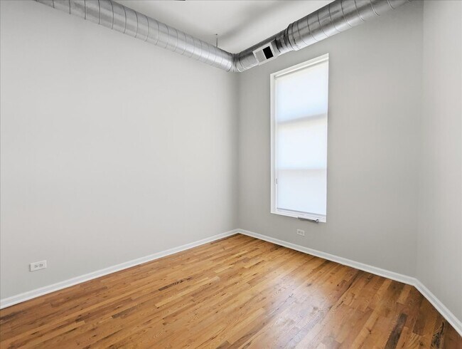 Building Photo - 1538 N Milwaukee Ave