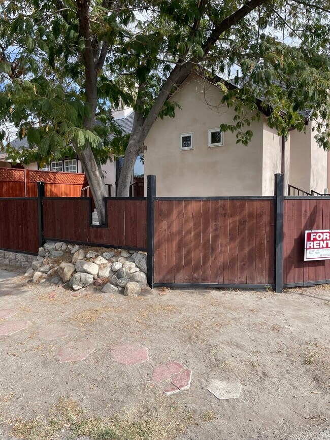 Building Photo - 4902 Forman Ave