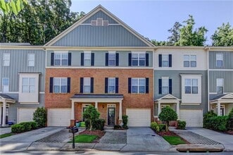 Building Photo - 1754 Oak Brook Ln NW