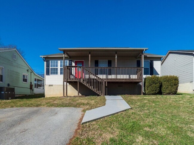 Foto del edificio - 2731 Carson Ave