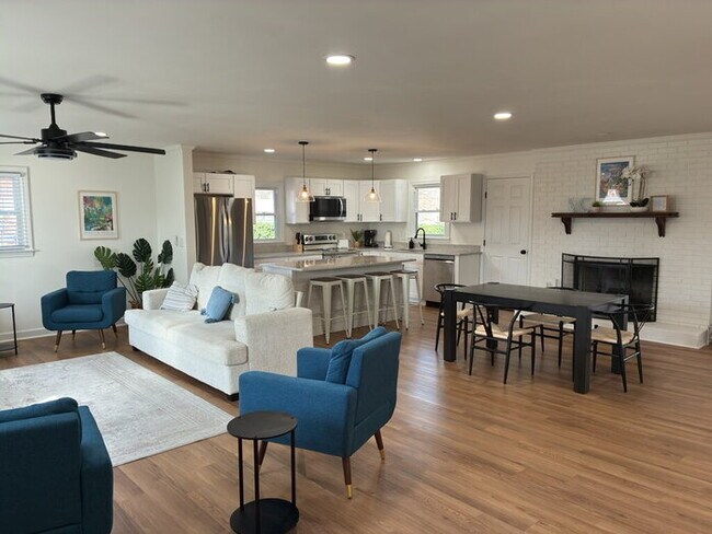 Foto del edificio - 304 Pine Knoll Dr