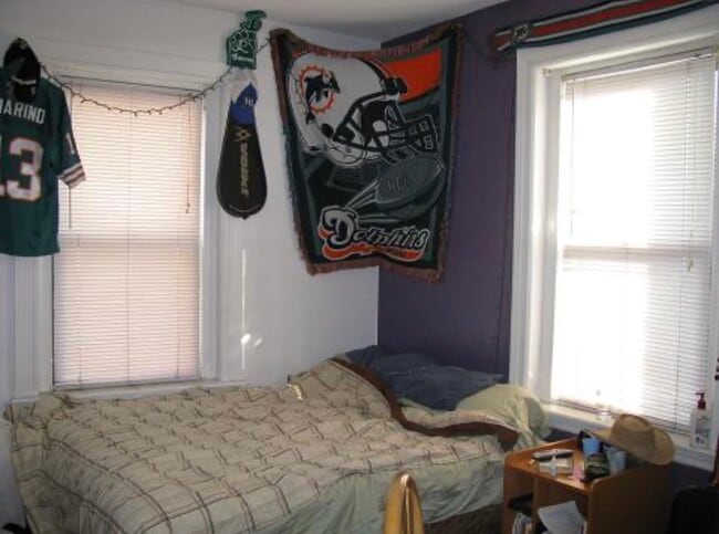 Building Photo - 18 Glenville Ave