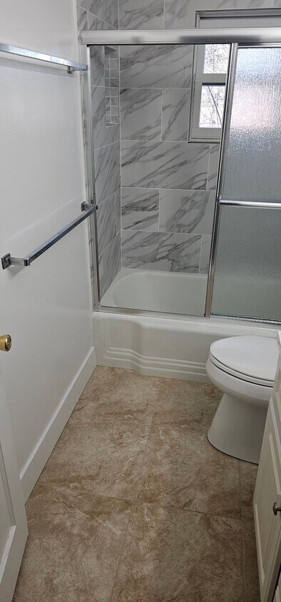 Foto principal - 974 Apgar St