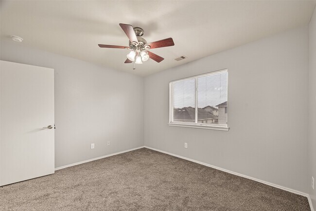 Building Photo - 10902 Clear Villa Ln