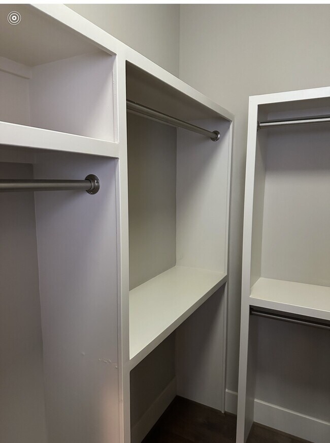 Foto del edificio - 905 W 15th 1/2 St