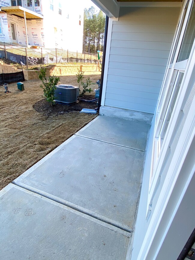 Building Photo - 825 Amley Pl