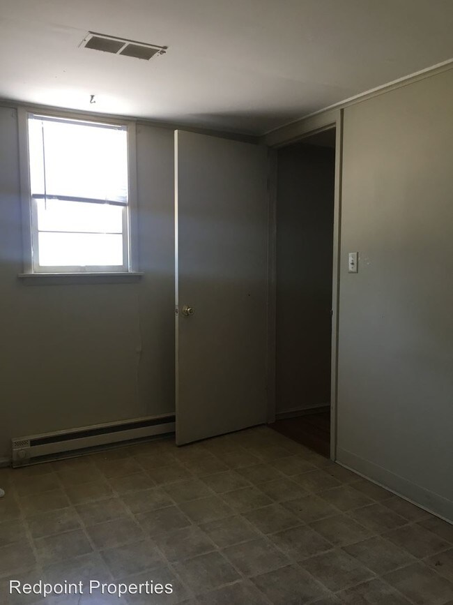 Building Photo - 608 3rd St N