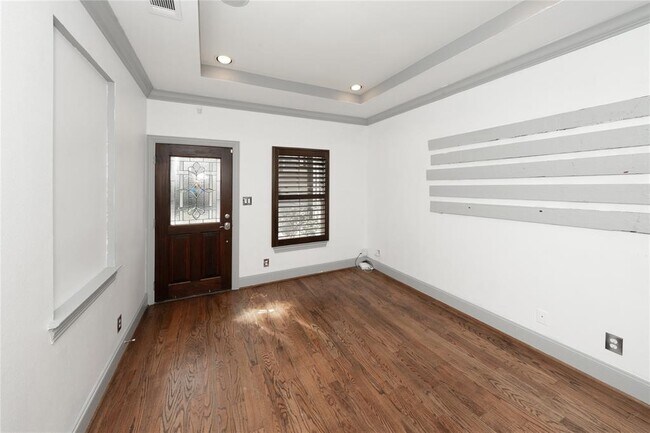 Building Photo - 2406 Arabelle St
