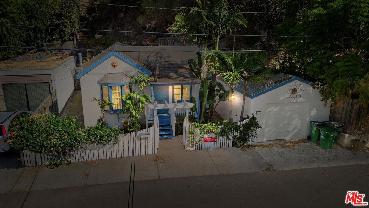 Primary Photo - 1595 Arroyo Dr