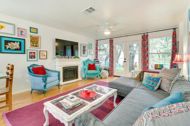 Foto del edificio - 1208 E 3rd St