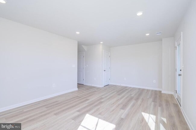 Building Photo - 450 Seeback Dr