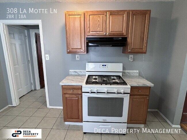 Building Photo - 308 La Motte Ln