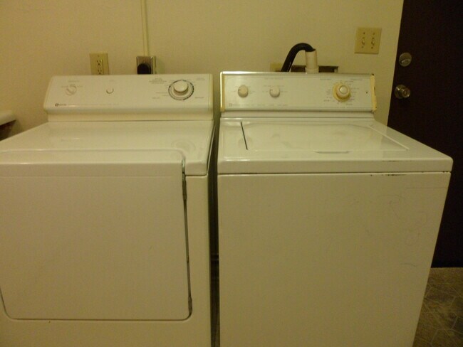 Building Photo - 576 Miccosukee Rd