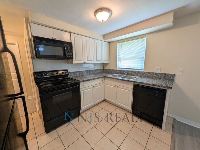 Foto del edificio - 3814 Linkwood St