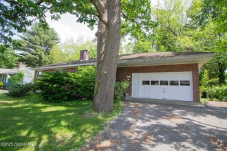 Building Photo - 59 Parkwood Dr