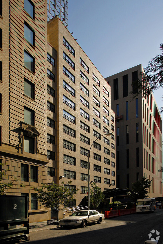 Building Photo - 3 E 101st St