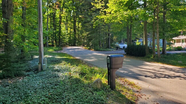 Foto del edificio - 7967 Sunset Dr