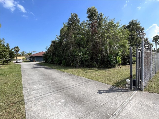 Building Photo - 24595 SW 124th Ave