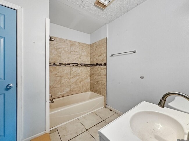 Building Photo - 5156 Linden St