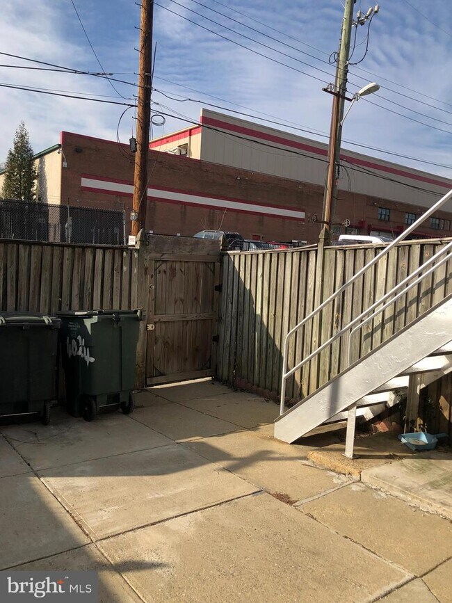 Building Photo - 4024 7th St NE