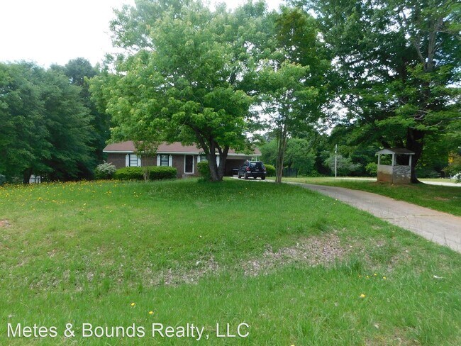Foto del edificio - 3 br, 1 bath House - 122 Barnesville Road