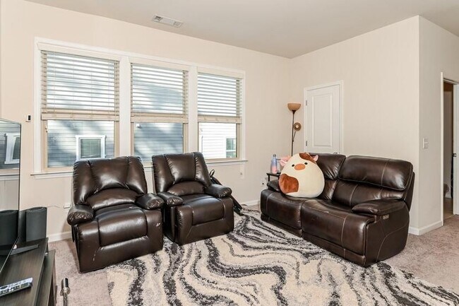 Foto del edificio - 4245 Grandview Pointe Wy