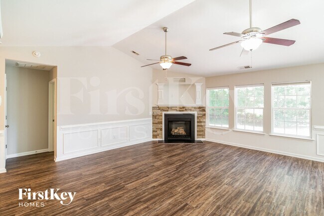 Building Photo - 3388 Middlesboro Ave