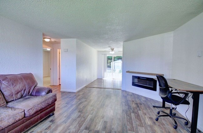 Building Photo - Wilson Duplex