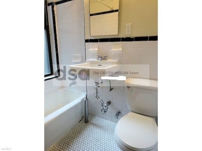 Building Photo - 429 W 46th St