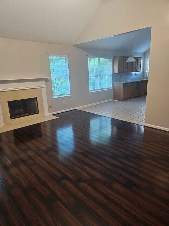 Foto del edificio - 305 Wood Sage Dr