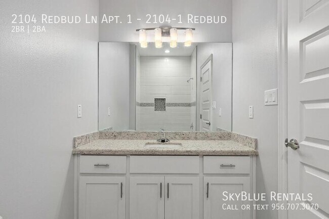 Foto del edificio - 2104 Redbud Ln
