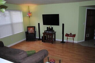 Building Photo - 6106 Sunset Ridge Ct