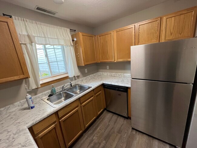 Foto del edificio - 780 Magnolia Ln