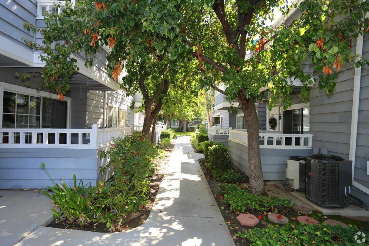 Nantucket Creek Apartments Apartments in Chatsworth, CA Westside
