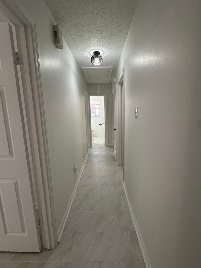 Foto del edificio - 7929 Steven Franklin Dr