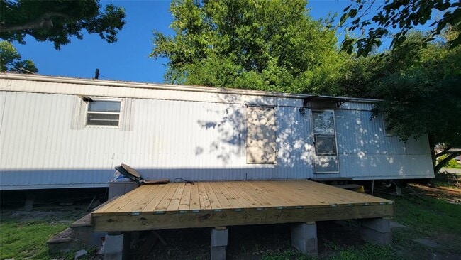 Building Photo - 2021 Sandydale Ln