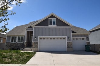 Building Photo - 15162 Skyfall Dr
