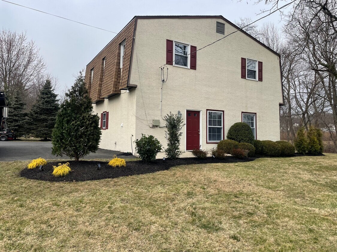 Primary Photo - 1422 Limekiln Pike