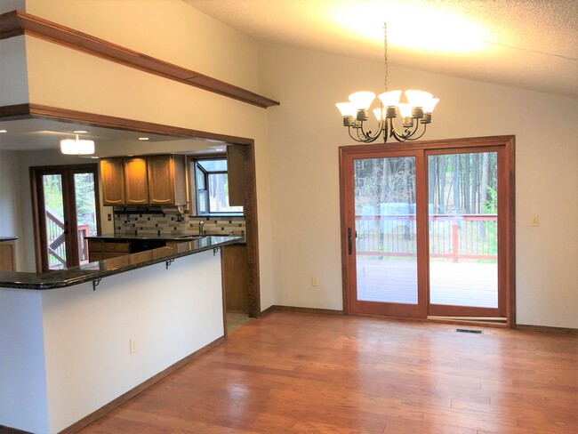 Foto del edificio - 1317 E Miller Rd