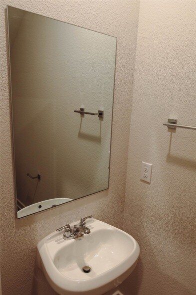 Foto del edificio - 8538 Blueberry Ash St