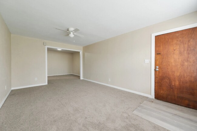 Building Photo - Spacious 3BD/2BTH Home Near Lake Hefner