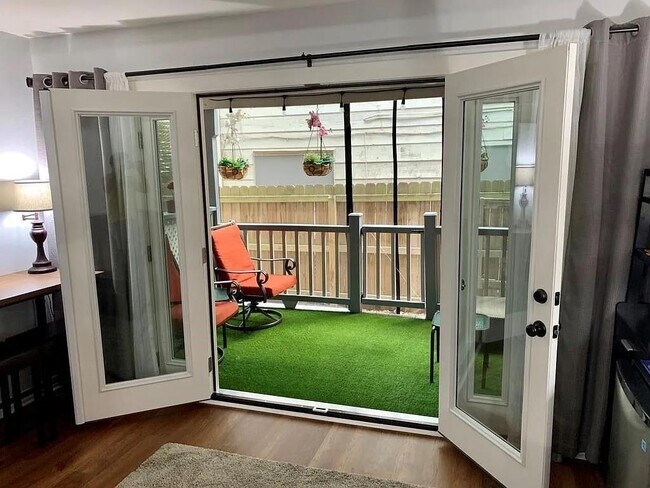 Foto del edificio - 2208 Enfield Rd