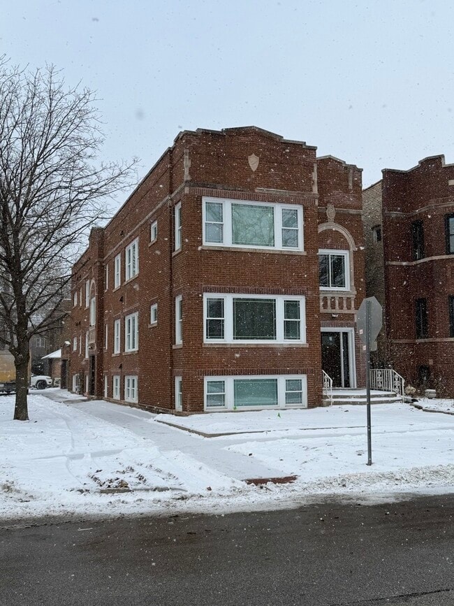 Building Photo - 1942 Elmwood Ave