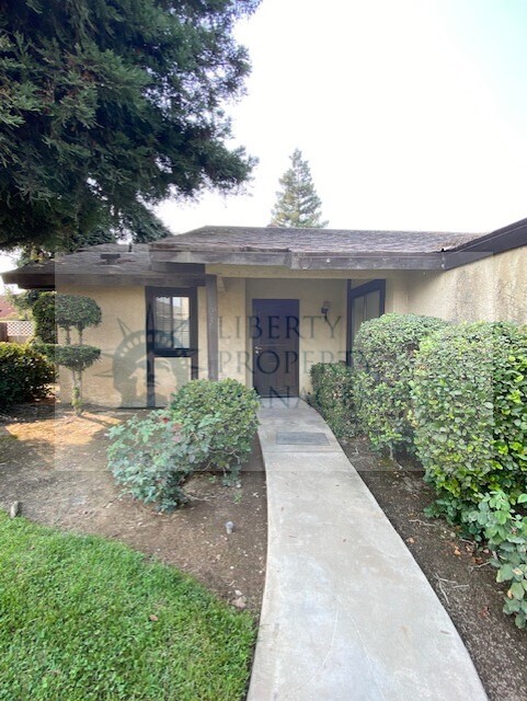 Building Photo - 4635 N Charles Ave
