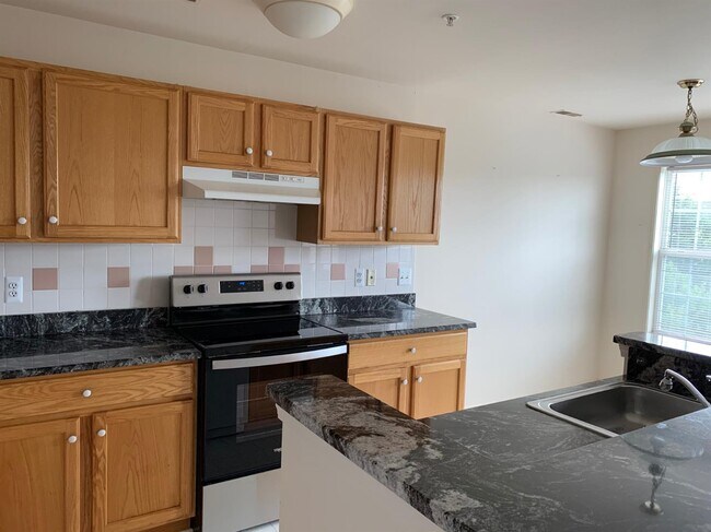 Building Photo - 2840 Barclay Way