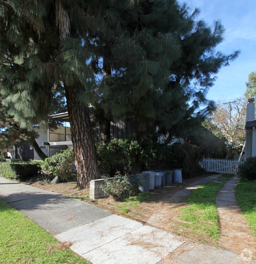Building Photo - 334 Pasadena Ave
